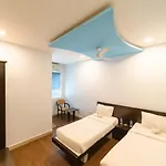 Hotel Scarlet