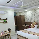 Hotel 8Th Mile Suites