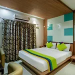 Smile Stay Hiland Suites