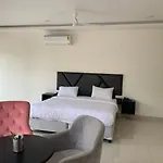 12 Degree Rooftop Pub & Lounge