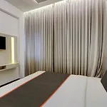 Collection O Silver Key Hotel