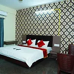 Lee Paradise Inn