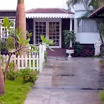 Highgates Hotel
