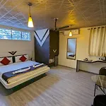 Seasons Suites Hbr