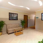 Cross Roads Inn