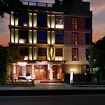 Cross Roads Inn