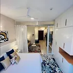 Pool View Studio Near Mall Of Asia