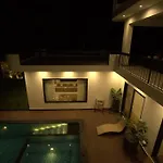 Villa Heliconia