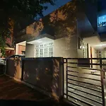 Homestayz Crown