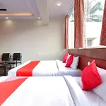 OYO 49608 Capital O Surya