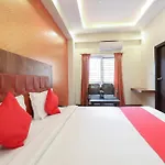 OYO 49608 Capital O Surya