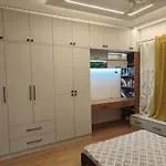 Singh\'S Space L Luxurious 2Bhk L On Top Floor With Large Balcony