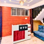 Hotel O Qubenest Stays