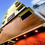 Hotel O Qubenest Stays