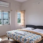 White Hosue Living Inn