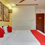 OYO 81332 BLR1544 H Moca