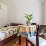 Cottage Like Room - Opp Ub City
