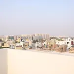 Sakura Inn And Suites