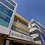 Hotel O Royal Shades