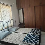 Isiri Service Apartment