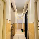 L A V Mansion