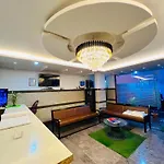 L A V Mansion