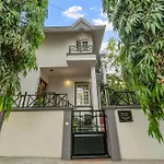 Urban Escape Luxury Arboraceous Villa By Spacez