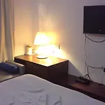 OYO 872 West Park Hotel