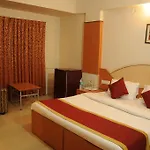 Oyo 9633 Hotel Srinidhi Residency