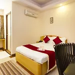Oyo 374 Apartment Near Fortis Hospital