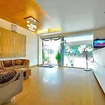 Hotel Holiday Home