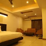 Srinidhi Grand Inn