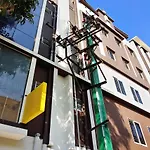 Oyo 10843 Hotel Rmv Savera
