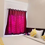 Oyo 10843 Hotel Rmv Savera