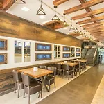 Oyo 15082 Moriz Boutique Hotel