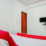 Oyo 12083 Hotel Champion Inn