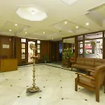 Oyo Rooms Majestic 2