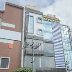 Oyo 11387 Hotel Kozy Rooms