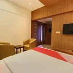Oyo 14796 Hiland Suites