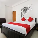 Oyo 29638 Gmr 18 Hotel