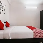 Oyo 29638 Gmr 18 Hotel