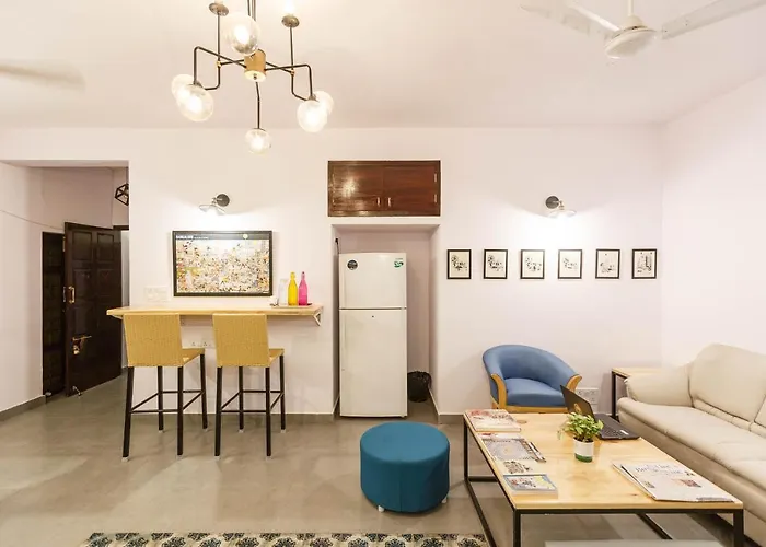 Locul Uptown - Near Bangalore Palace Grounds