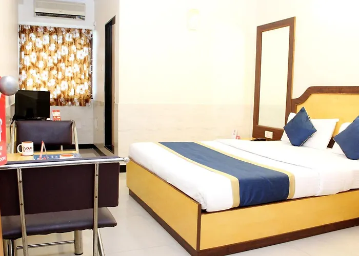 Oyo Hotel Ganga Sagar Near Sri Someshwara Swami Temple