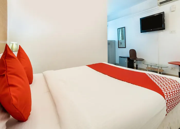 OYO 71720 Hotel Fiesta Grand