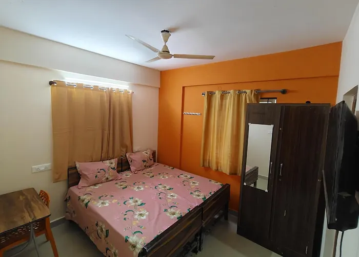 Spacious Studio Rooms, Near Itpl