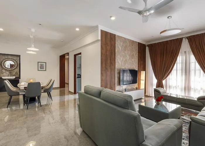 Emerlad Apartment 201 Nr Mg Road Housekeeping
