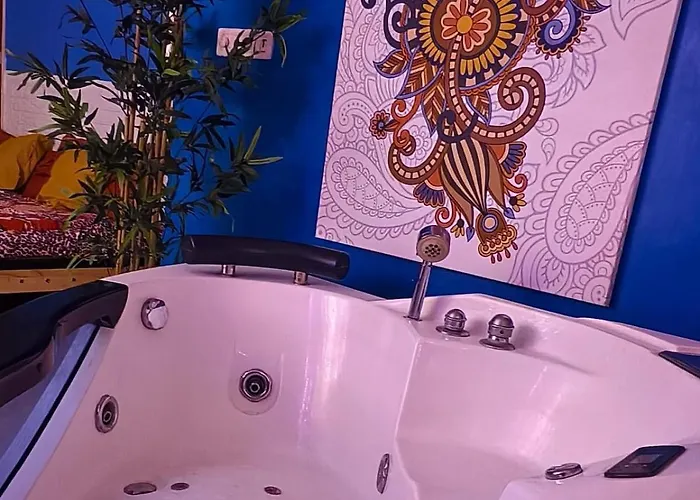 Amazistay Offers A Smart Apartment With Private Hot Jacuzzi