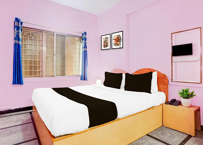 Hotel O Dev\'S Paradise Near Pes College