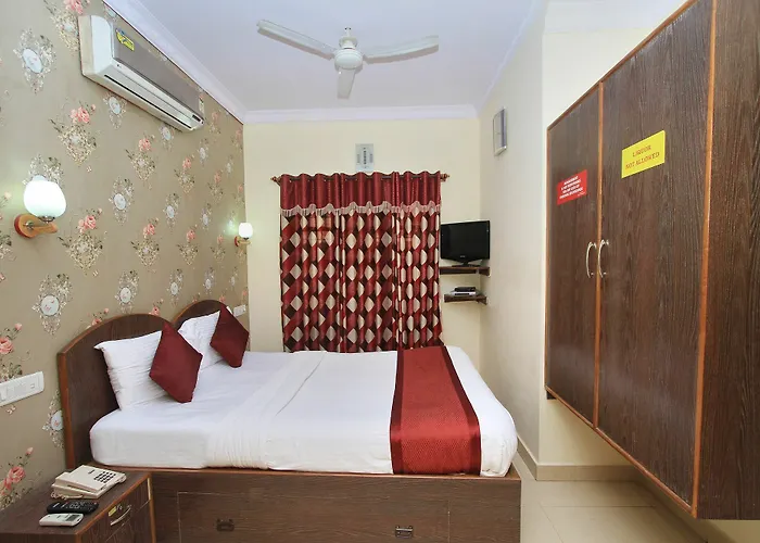 Oyo 7728 Hotel Nayaab Comforts
