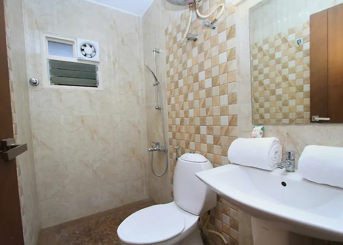 Oyo Rooms 664 Near Nagawara Flyover